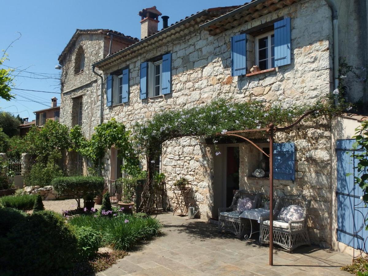 Le Mas Saint Pierre Roquefort-les-Pins Luaran gambar