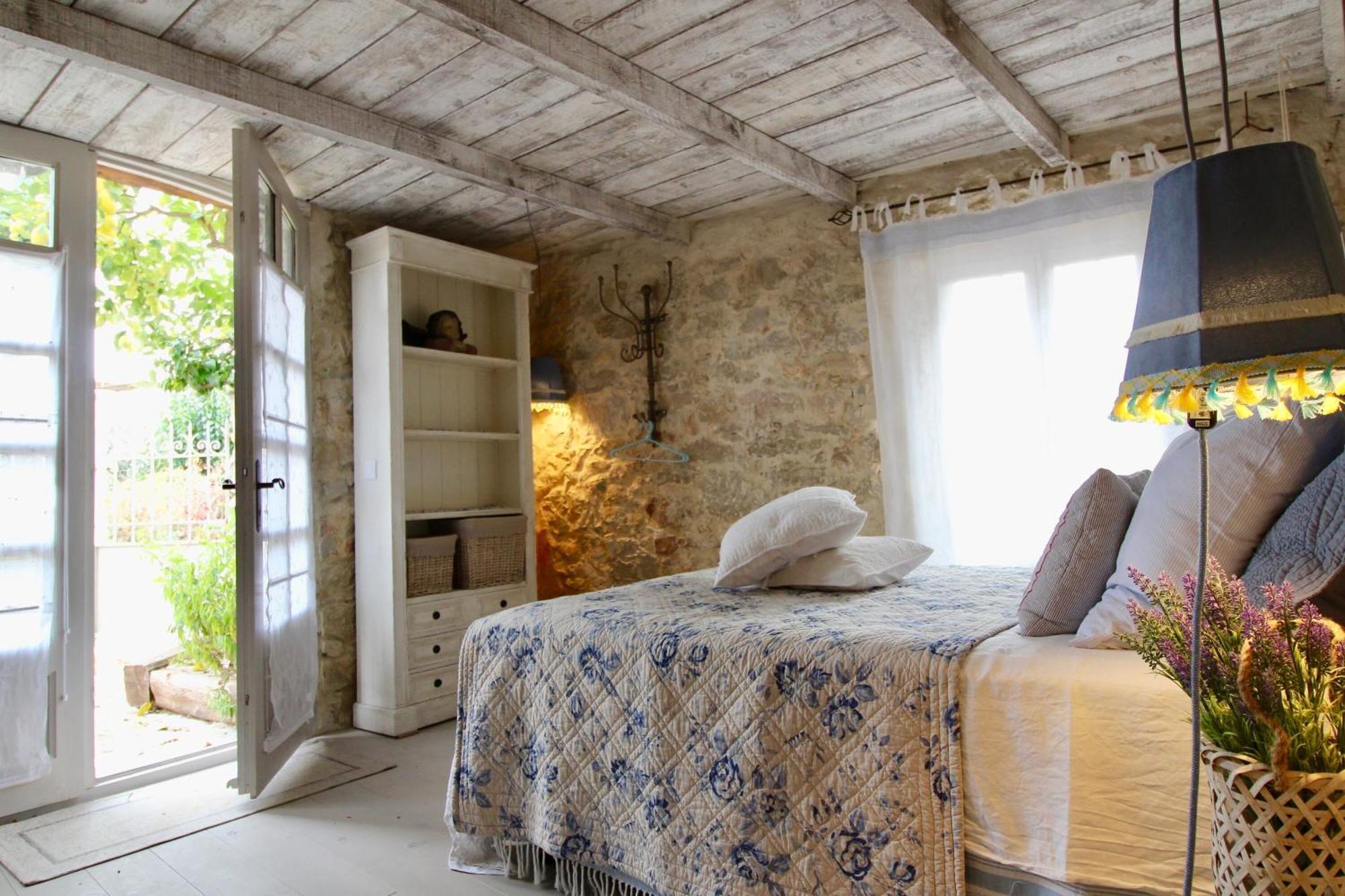 Le Mas Saint Pierre Roquefort-les-Pins Luaran gambar