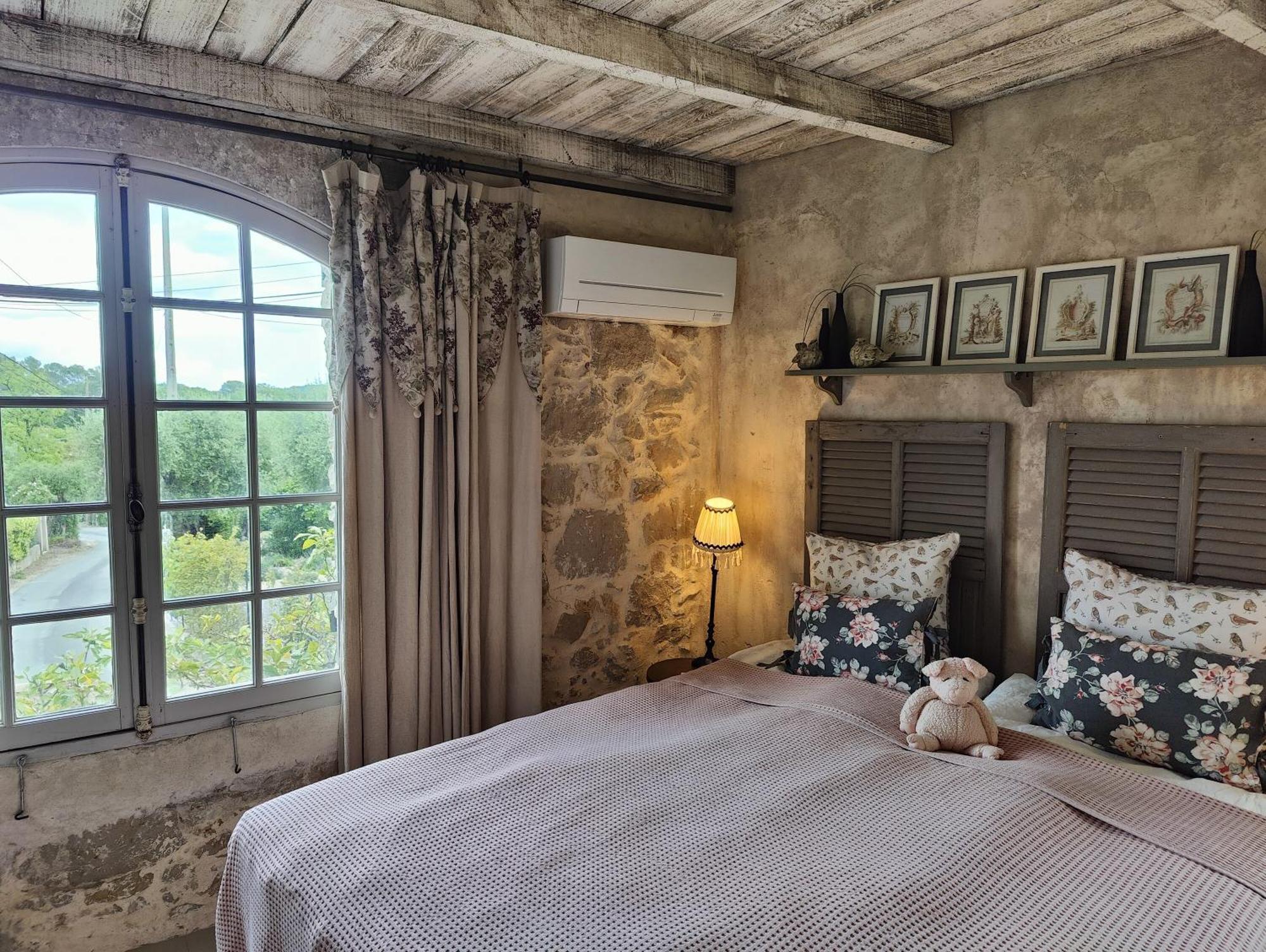 Le Mas Saint Pierre Roquefort-les-Pins Luaran gambar