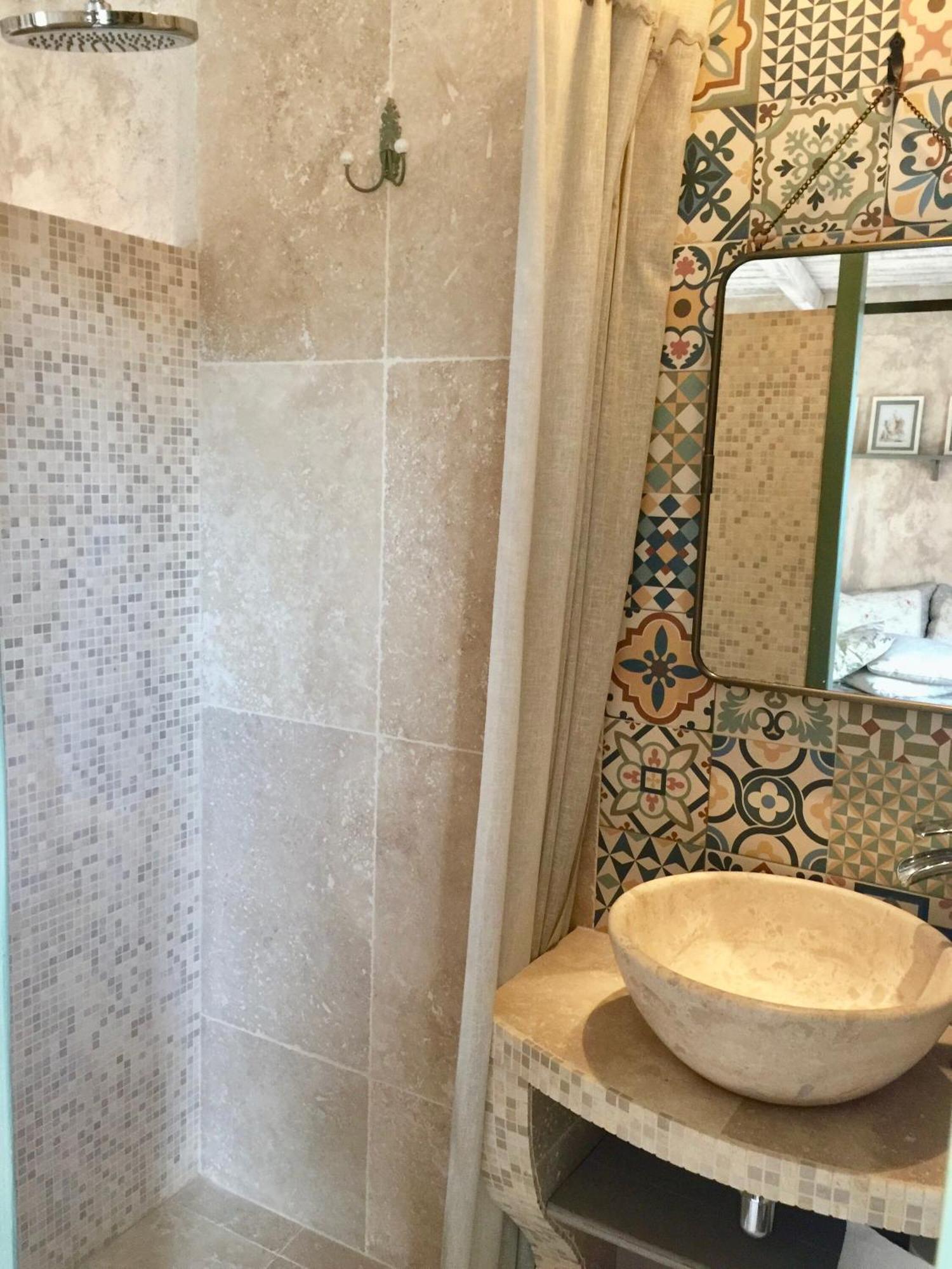 Le Mas Saint Pierre Roquefort-les-Pins Bilik gambar